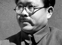 任弼时：若能爱群，国安有不强哉？